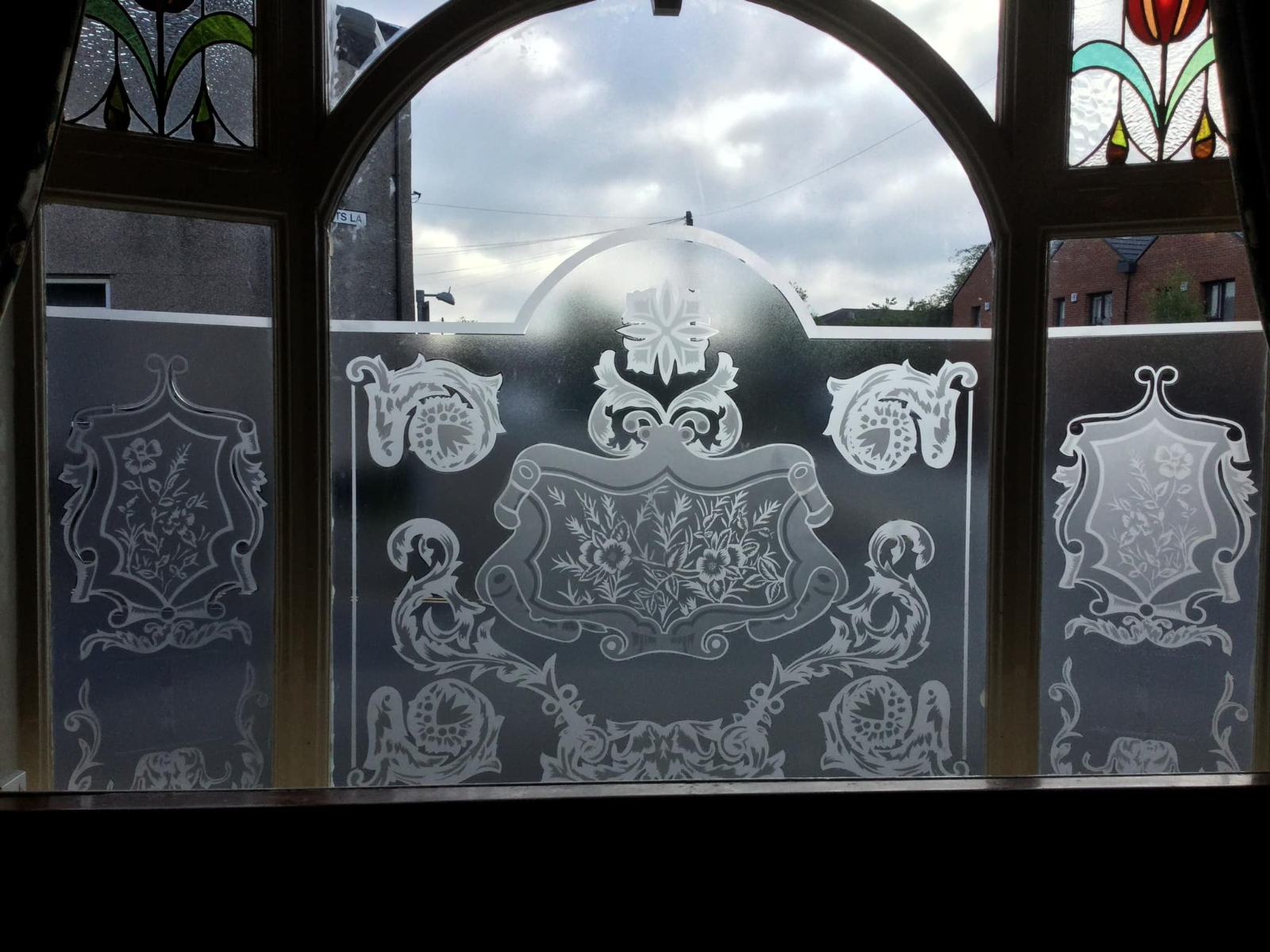 Benefits Of Etched Glass For Homes And Businesses